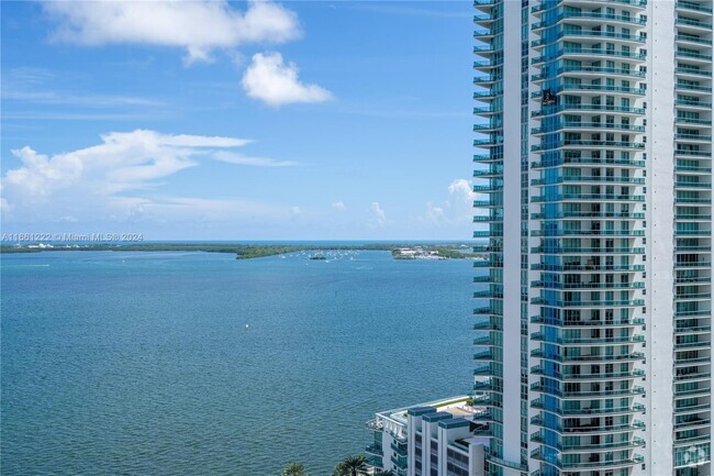 Building Photo - 1200 Brickell Bay Dr Unit 2407 Rental