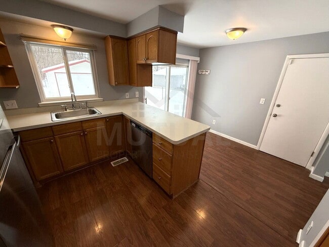 Photo - 39533 Cather St