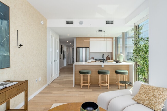 2BR, 1BA - 799SF - Kitchen
