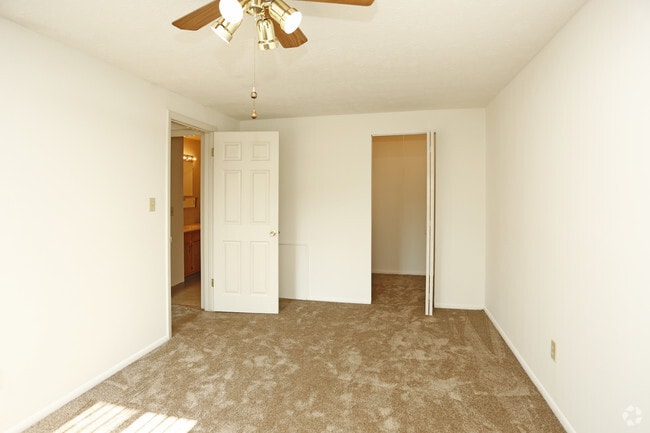 2HAB, 1BA - 833 ft²