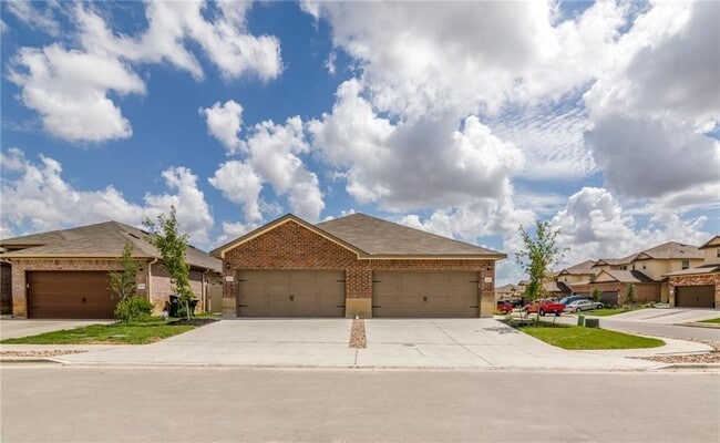 Photo - 153 Samuel Dr