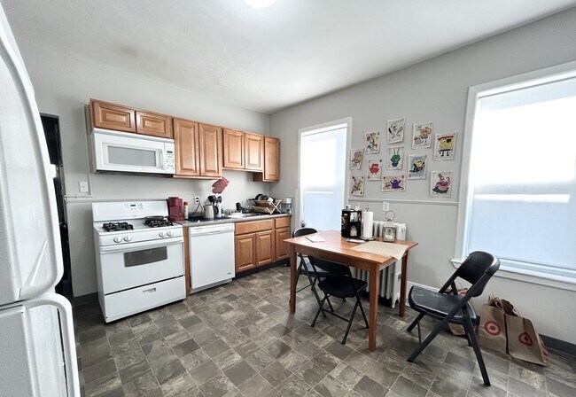 Photo - 153 E Cottage St