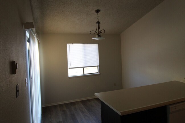 Photo - 2332 Linda Vista Dr