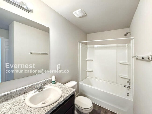 Photo - 192 Stonebriar Dr