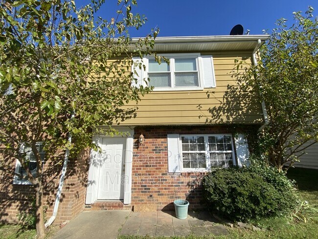 Photo - 619 Anvil Rd