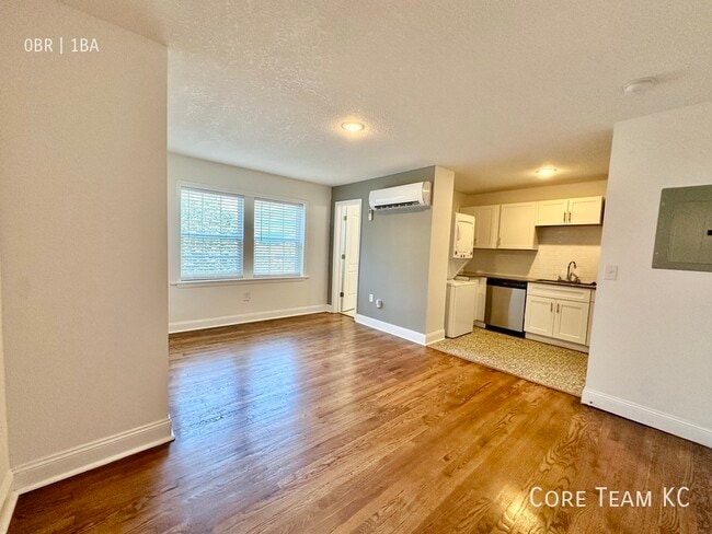 Building Photo - 1901 Olathe Blvd Unit 204 Rental