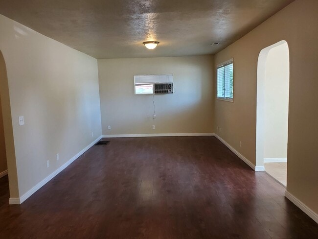 Photo - 66 W Oakland Ave