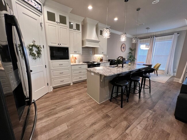 Photo - 4 BEDROOM/3 BATH SPACIOUS IN GATED COMMUNITY