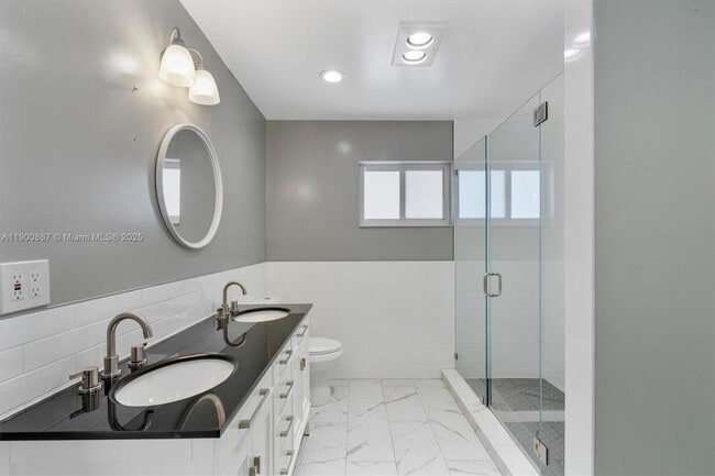 Photo - 3 bedroom in Hollywood FL 33021
