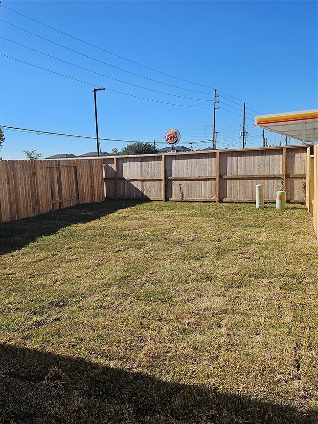 Photo - 5207 Shallowhurst Ln