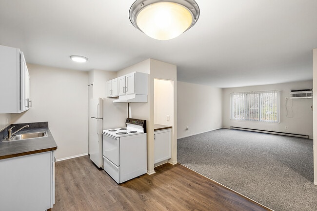 Photo - Wellington Place Apartments