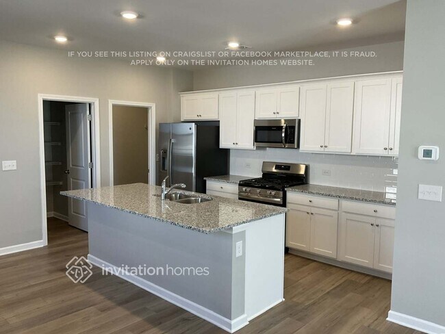 Photo - 533 Almere Dr