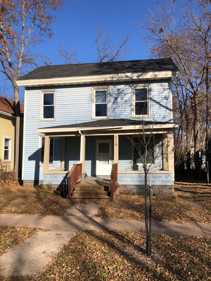 Photo - 710 Menomonie St