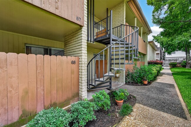 Photo - 7714 Renwick Dr Unit M68