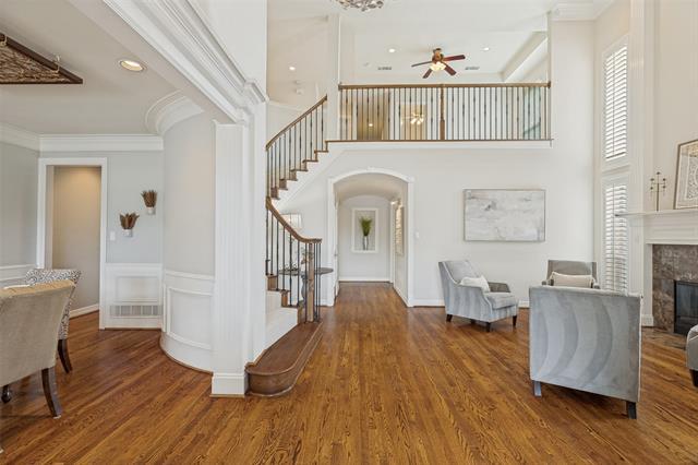 Photo - 804 Waterbury Ct