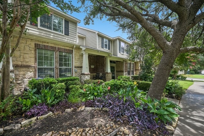 Building Photo - 2209 Stonepark Pl