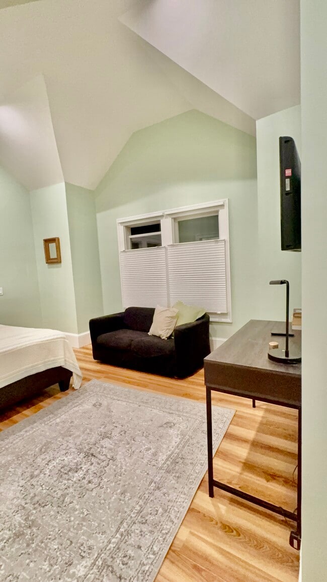 Photo - 1432 N Country Rd Unidad Studio Apartment