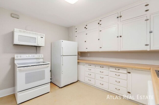 Building Photo - 1119 E 20th St Unit A