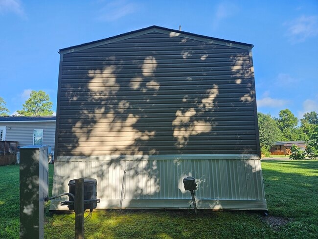 Photo - 79 Lynnwood Cir