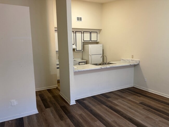 Photo - 1812 W Tharpe St Unit Apt J