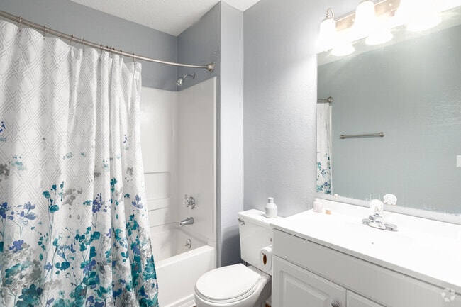1BR, 1BA - 610SF Bathroom