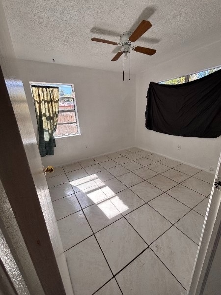 Photo - 1541 Newark St S