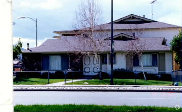 Photo - 4595 Pearl Ave