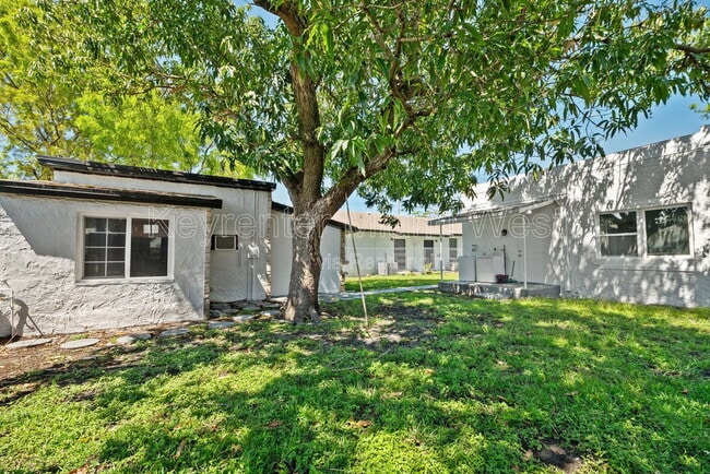 Building Photo - 7772 NW 9th Ave
