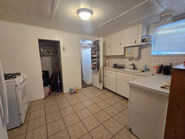 Photo - 911-915 Broadway Unit 915