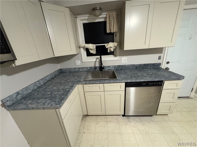 91 Marine Dr