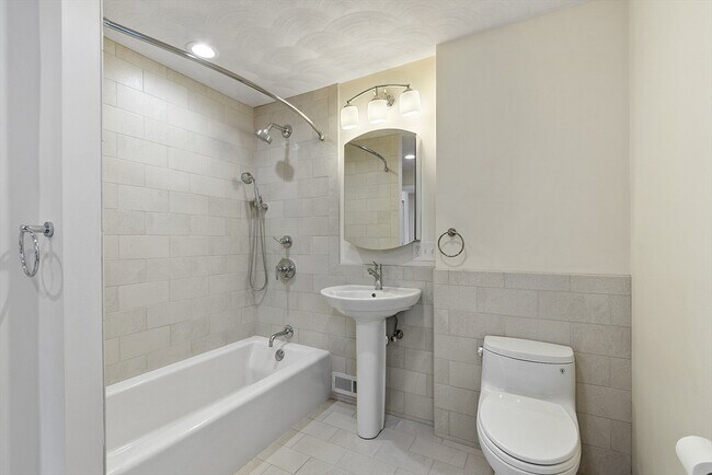 Photo - 17 Parker St Unit B