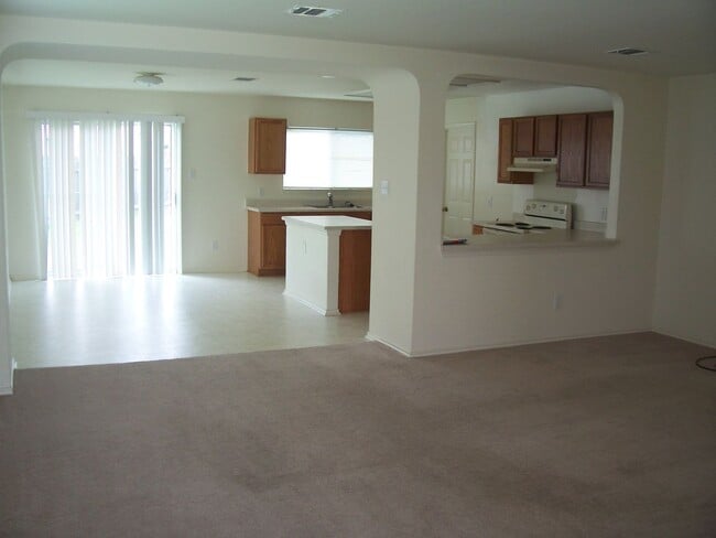 Photo - 313 Edgewood Cove