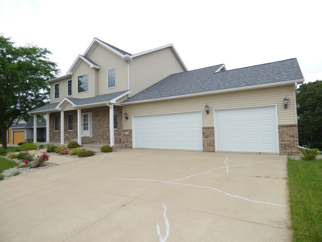 Photo - 2715 Century Ln NE