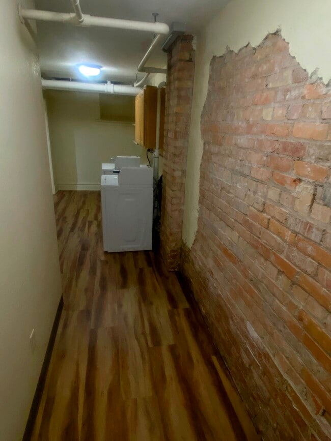 Laundry/Storage in unit - Wahldorf
