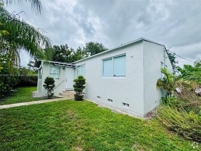 Building Photo - 920 N 26th Ave Rental