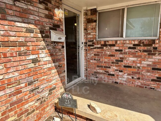 Building Photo - 23 NE 63rd St Rental