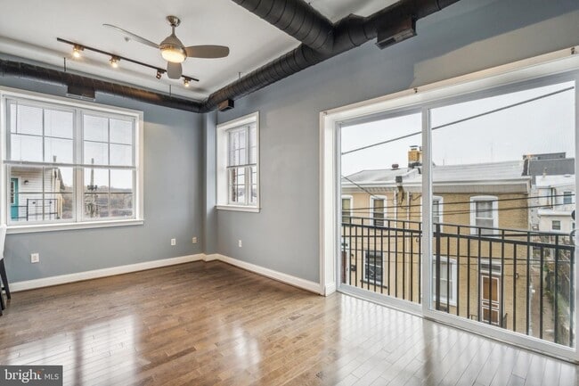 Photo - 207 Rector St