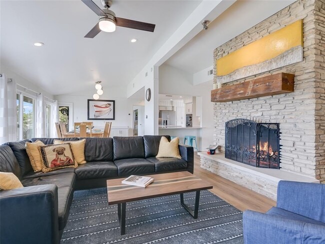 Photo - 1008 Challenger