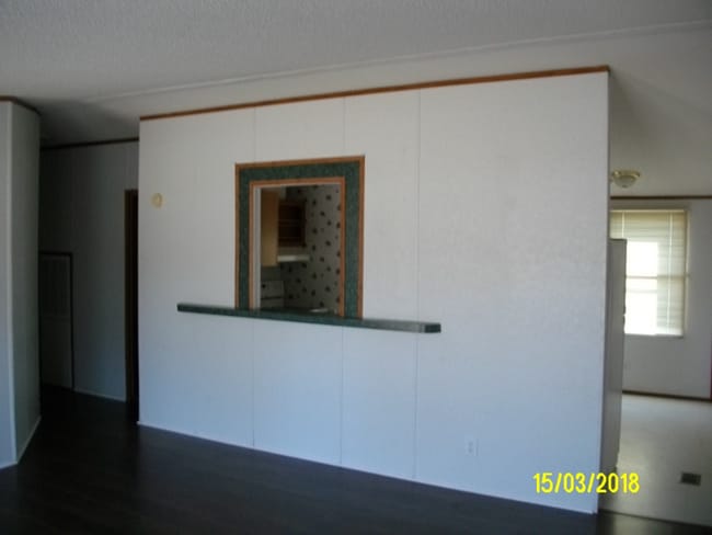 Photo - 387 Deanne Ln