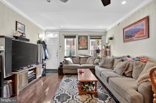 Building Photo - 1540 S Mole St