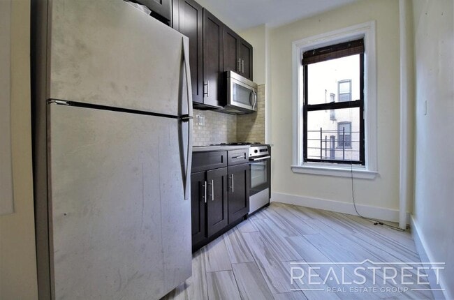 Magnificent 1 Bed Across the St from Prosp... - Magnificent 1 Bed Across the St from Prosp... Apartment Unit 2G