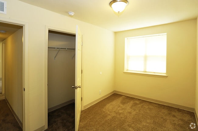 2nd Bedroom
