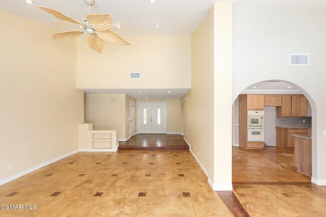 Photo - 208 Deerwalk Pl