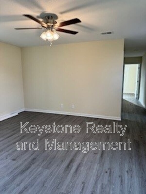 Photo - 155 Mace Ln