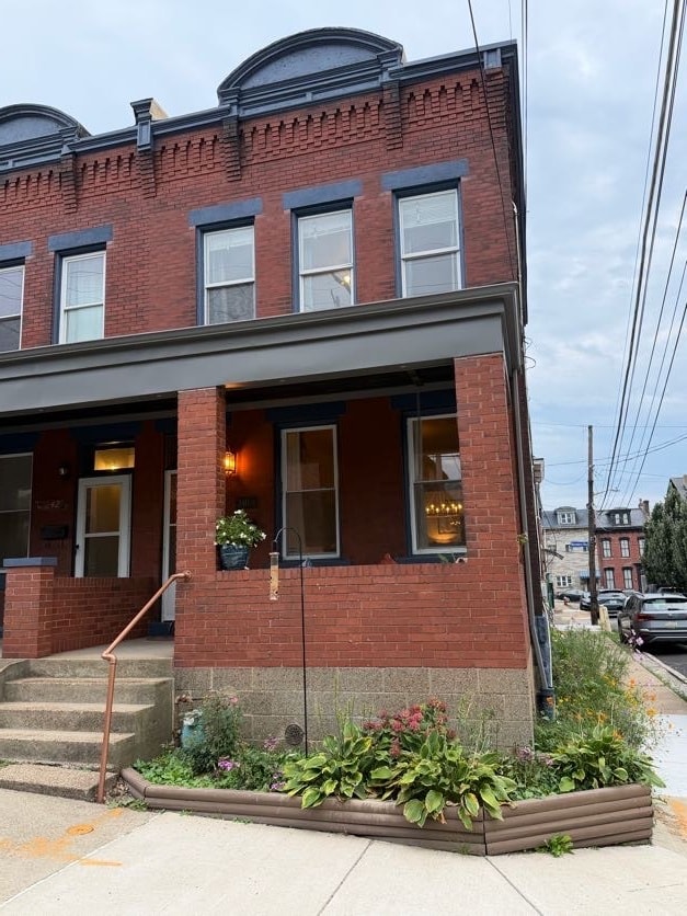 240 1/2 46th St