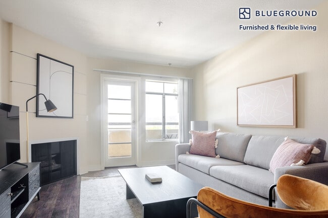 Photo - 7660 Beverly Blvd Unidad FL3-ID483