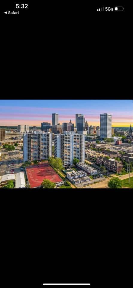 Building Photo - 410 W 7th St Unit 729