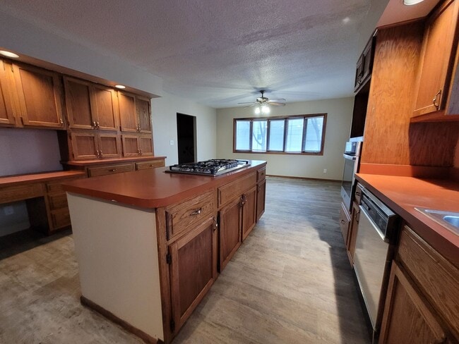 Photo - Don't miss this spacious kitchen!