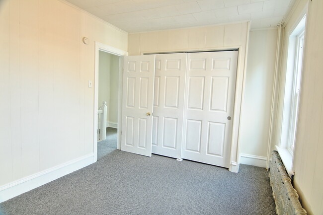 Photo - Fifth Street 10 W. Unidad #2