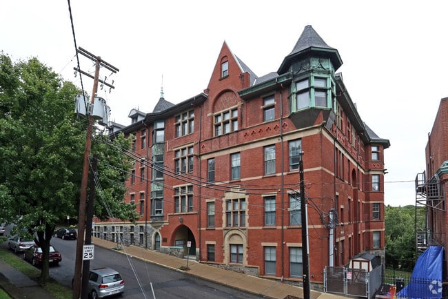 Building Photo - Brighton Court